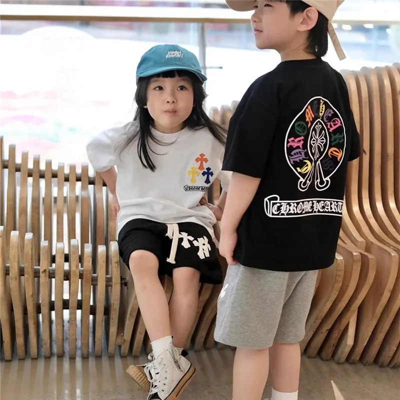 【90-170cm】上品なシルエット ラウンドネック シンプル 男女兼用 男の子 女の子 Tシャツ