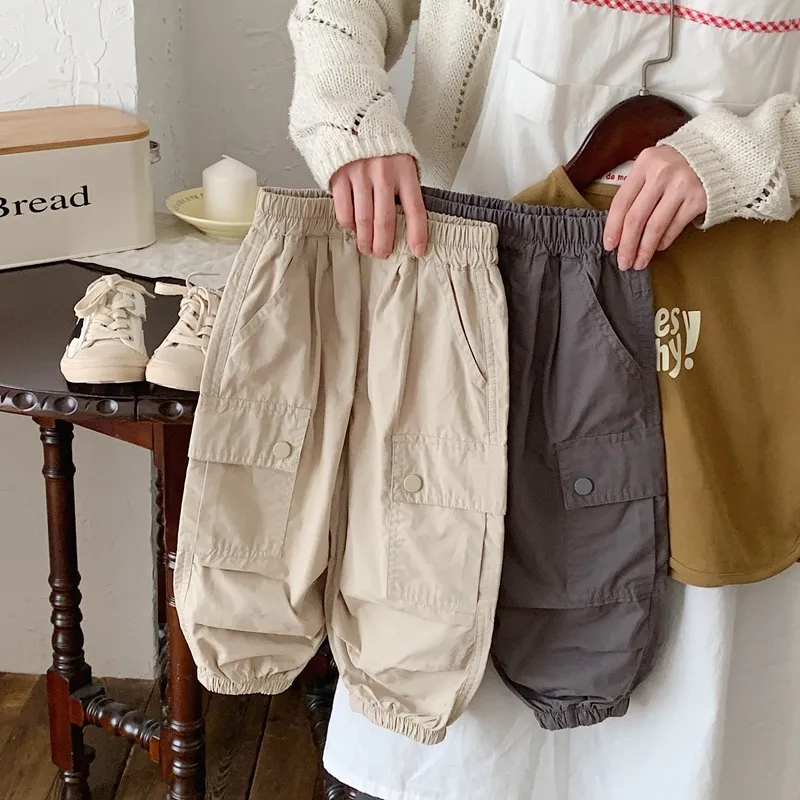 【80-130】二色選べ 人気上昇中 着回し力抜群 カジュアル 韓国系 無地 ポケット付き 男の子 女の子 ボトムス