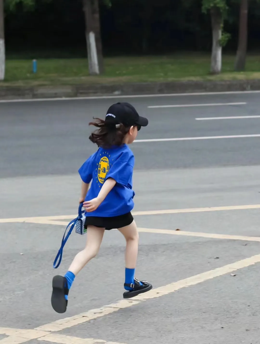 【90-160cm】人気急上昇中 新作 カジュアル 着せやすい  合わせやすい ファッション 気質いい 通気性 快適 Tシャツ
