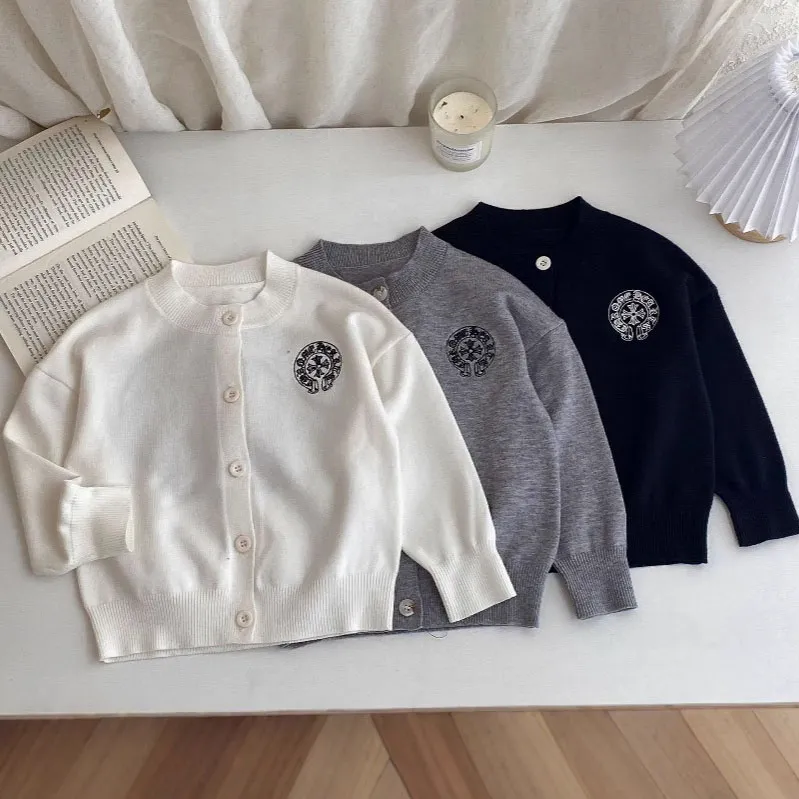 【100-150cm】今季大注目 トレンド 刺繍 アルファベット ニット カーディガン