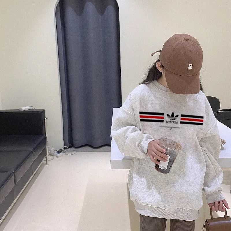 【90-160cm】好感度100％  大活躍 シンプル 合わせやすい カジュアル 女の子 トレーナー