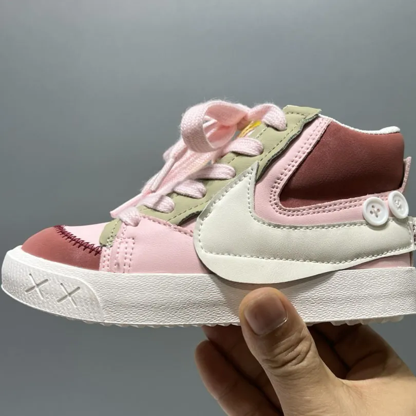 今季大注目 大活躍 定番 履きやすい 軽量 キッズ 滑りにくい シューズ スニーカー