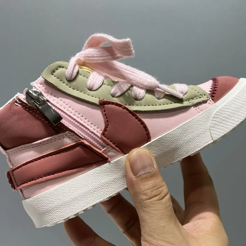 今季大注目 大活躍 定番 履きやすい 軽量 キッズ 滑りにくい シューズ スニーカー