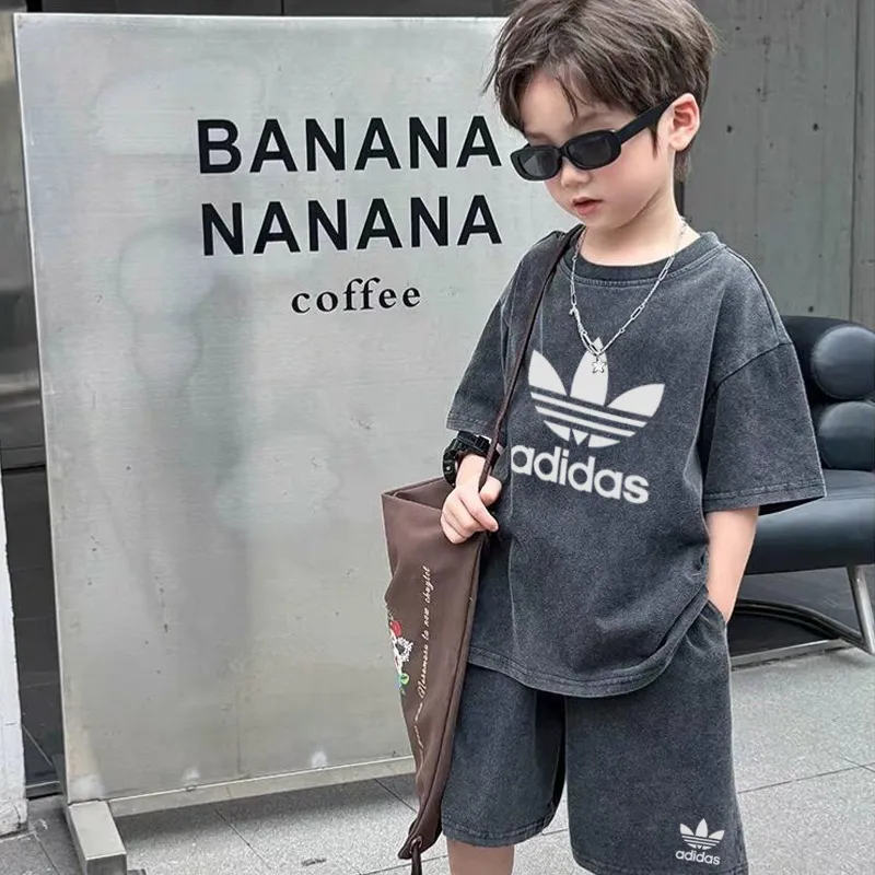 【90-150cm】二点セット よく売れる ゆったり 快適 男の子 半袖Ｔシャツ＋ショートパンツ セットアップ