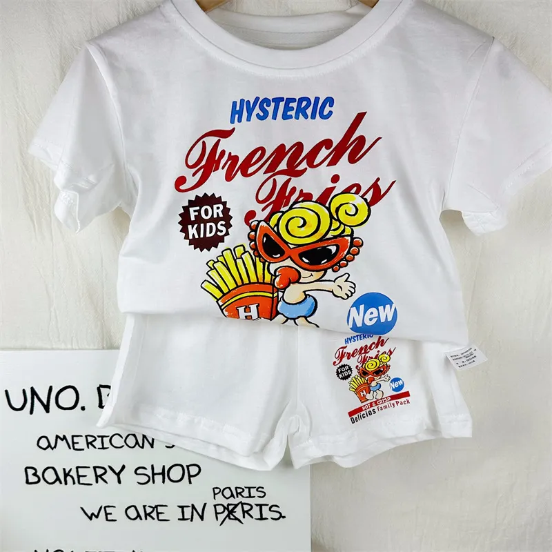 【90-160cm】二点セット 大人気 プリント カートゥーン 快適 半袖Ｔシャツ＋ショートパンツ セット