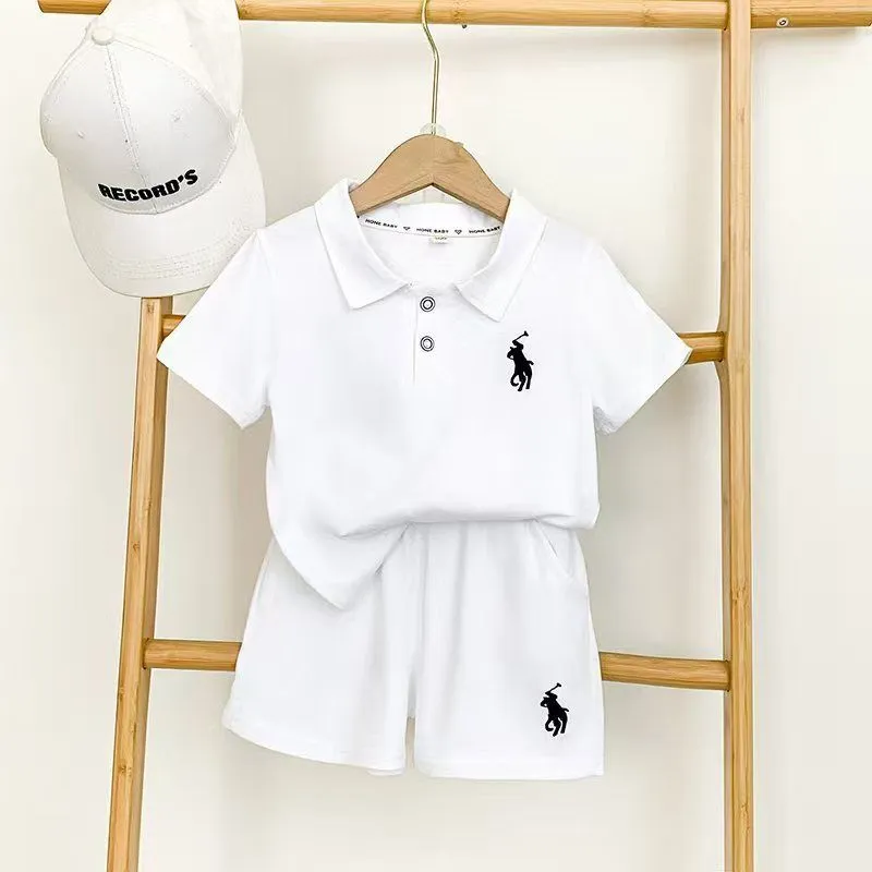 【80-130cm】二点セット 絶対後悔しない ナチュラル シンプル POLOネック 半袖Ｔシャツ＋ショートパンツ セット