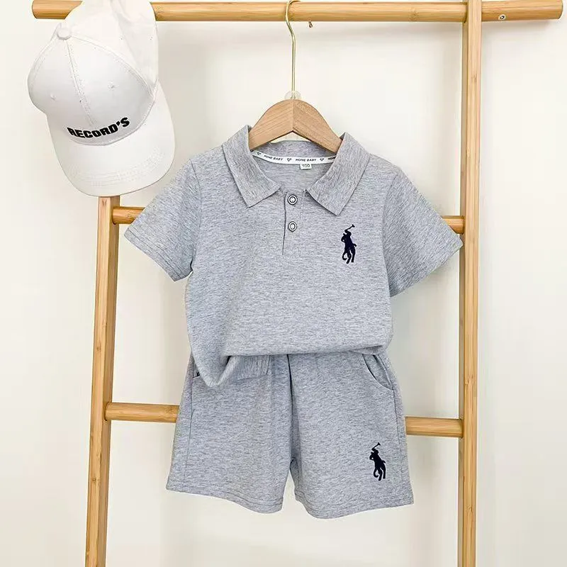 【80-130cm】二点セット 絶対後悔しない ナチュラル シンプル POLOネック 半袖Ｔシャツ＋ショートパンツ セット