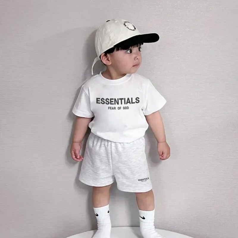 【80-150cm】二点セット 元気いっぱい トレンド  半袖 Ｔシャツ+ショートパンツ セットアップ