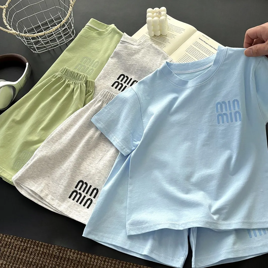 【80-160cm】二点セット 絶対後悔しない カジュアル シンプル ゆったり 半袖Ｔシャツ＋ショートパンツ セットアップ