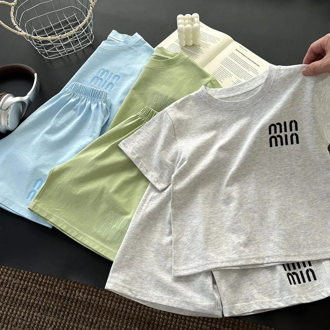【80-160cm】二点セット 絶対後悔しない カジュアル シンプル ゆったり 半袖Ｔシャツ＋ショートパンツ セットアップ