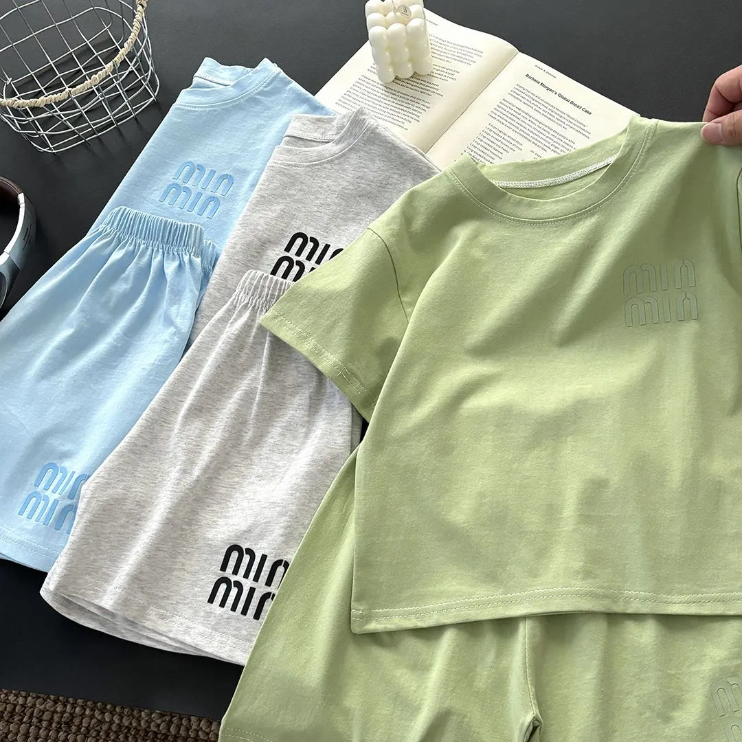【80-160cm】二点セット 絶対後悔しない カジュアル シンプル ゆったり 半袖Ｔシャツ＋ショートパンツ セットアップ