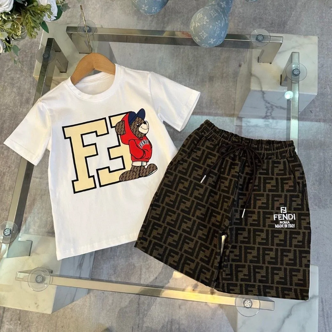【90-160cm】二点セット 絶対欲しい スタイリッシュ カジュアル 半袖 Ｔシャツ＋ショートパンツ セットアップ