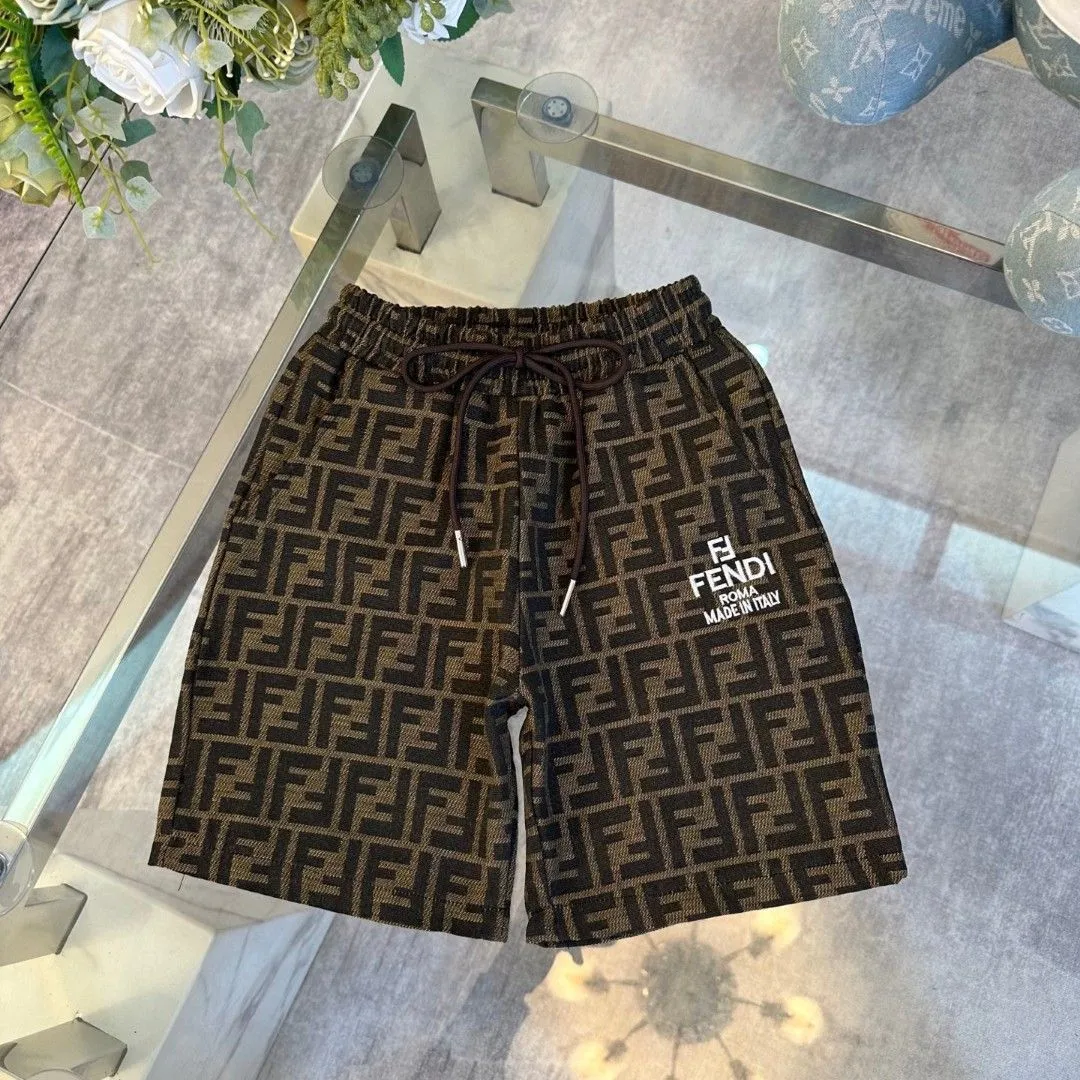 【90-160cm】二点セット 絶対欲しい スタイリッシュ カジュアル 半袖 Ｔシャツ＋ショートパンツ セットアップ