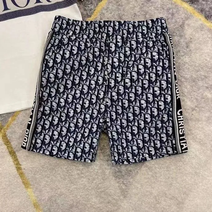 【90-160cm】二点セット 着回し力抜群 大人気 カジュアル 半袖 Ｔシャツ＋ショートパンツ セットアップ