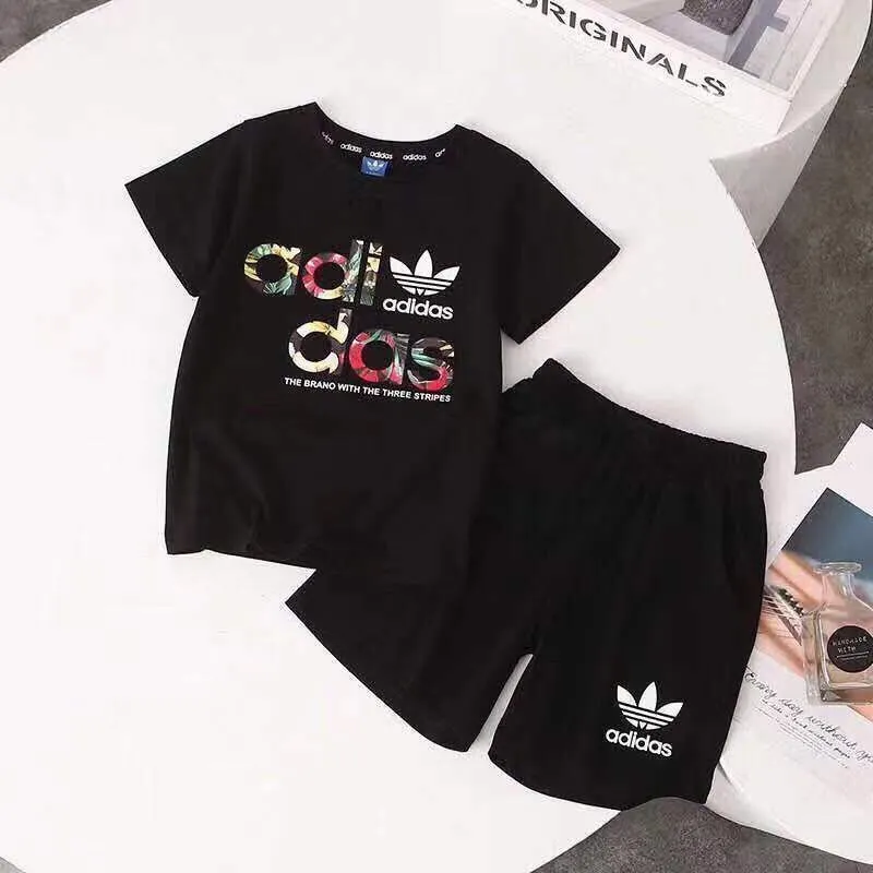 【90-160cm】二点セット 売り切れ必至 売れ筋 カジュアル 半袖 Ｔシャツ＋ショートパンツ セットアップ