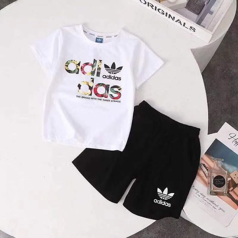 【90-160cm】二点セット 売り切れ必至 売れ筋 カジュアル 半袖 Ｔシャツ＋ショートパンツ セットアップ