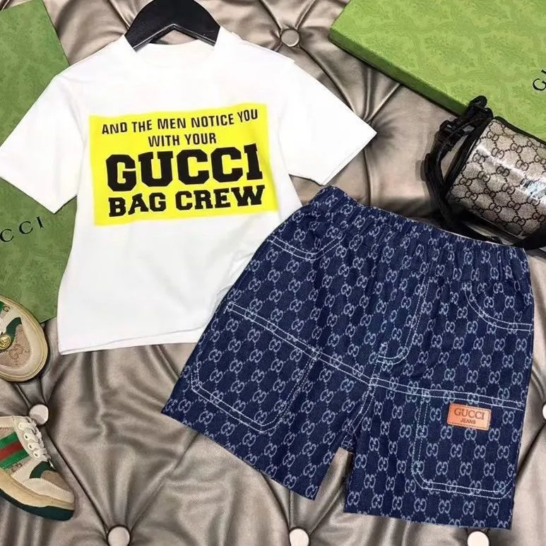 【90-160cm】二点セット 話題沸騰中 大活躍 品質満点 カジュアル 半袖 Ｔシャツ＋ショートパンツ セットアップ