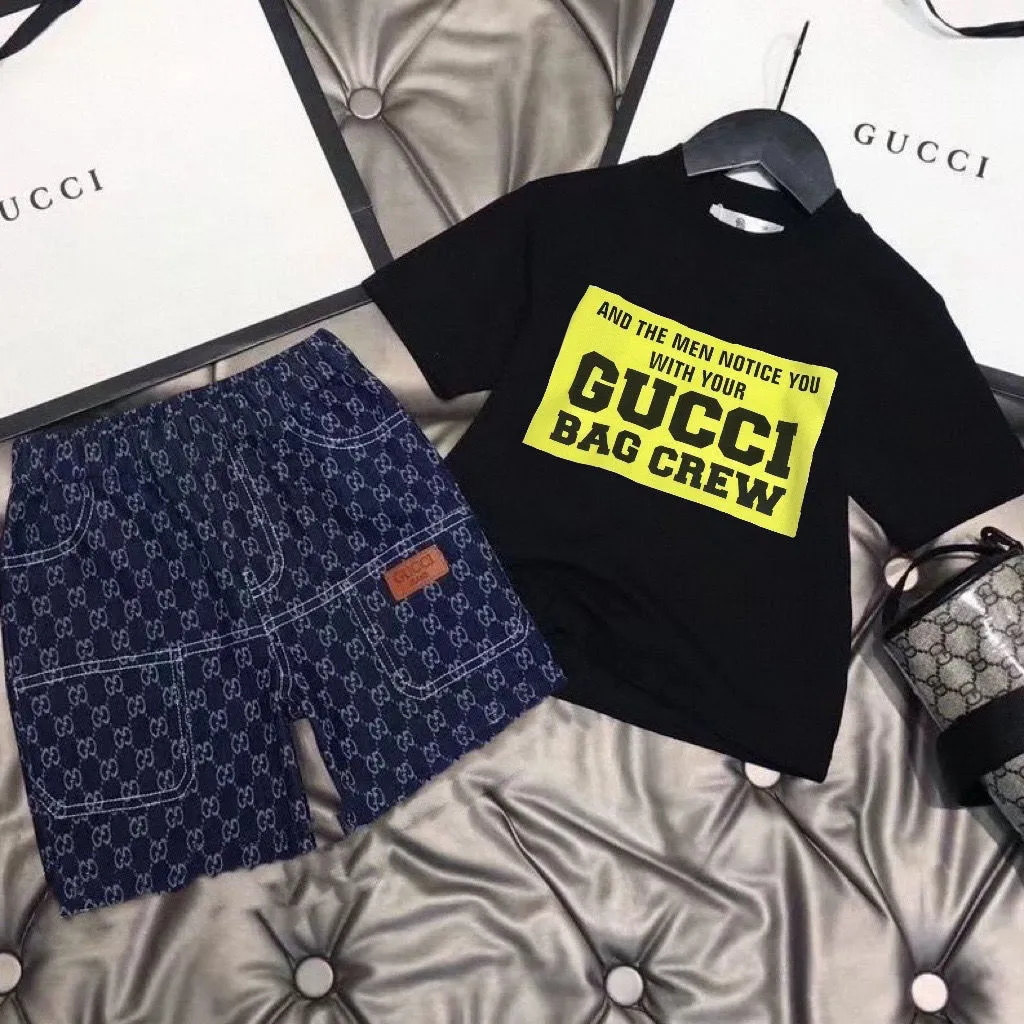 【90-160cm】二点セット 話題沸騰中 大活躍 品質満点 カジュアル 半袖 Ｔシャツ＋ショートパンツ セットアップ