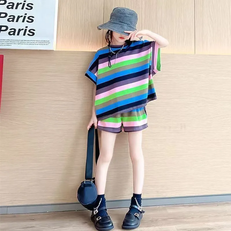 【120-160cm】二点セット 目を奪われる カラフル  ボーダー柄 女の子 半袖Ｔシャツ＋ショートパンツ セットアップ