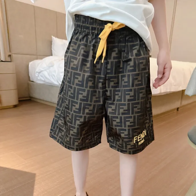 【100-160cm】話題沸騰中 品質満点 トレンド  カジュアル 履きやすい 男の子 ショートパンツ