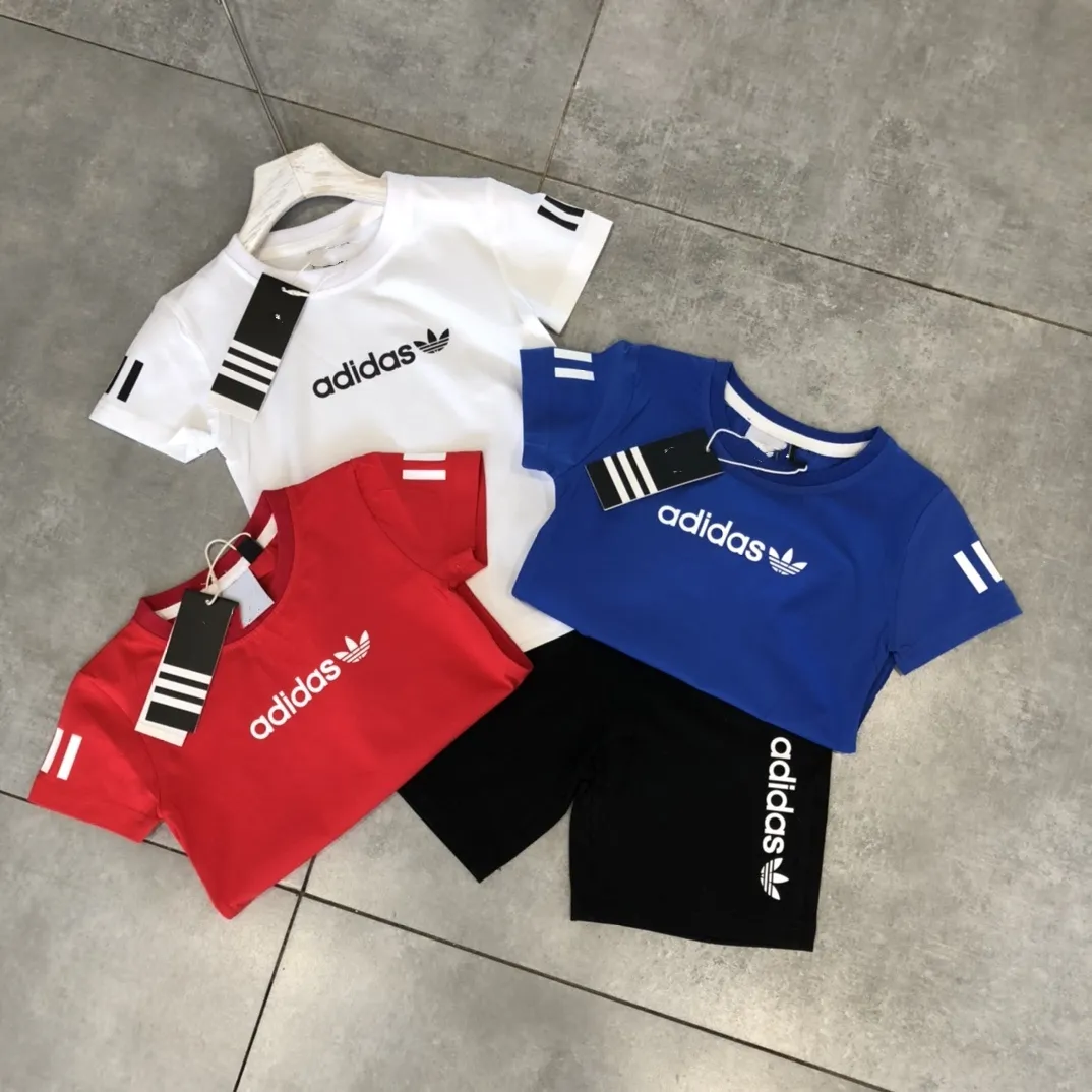 【90-150cm】二点セット 絶対見逃さないで シンプル 定番 カジュアル 半袖 Ｔシャツ＋ショートパンツ セットアップ