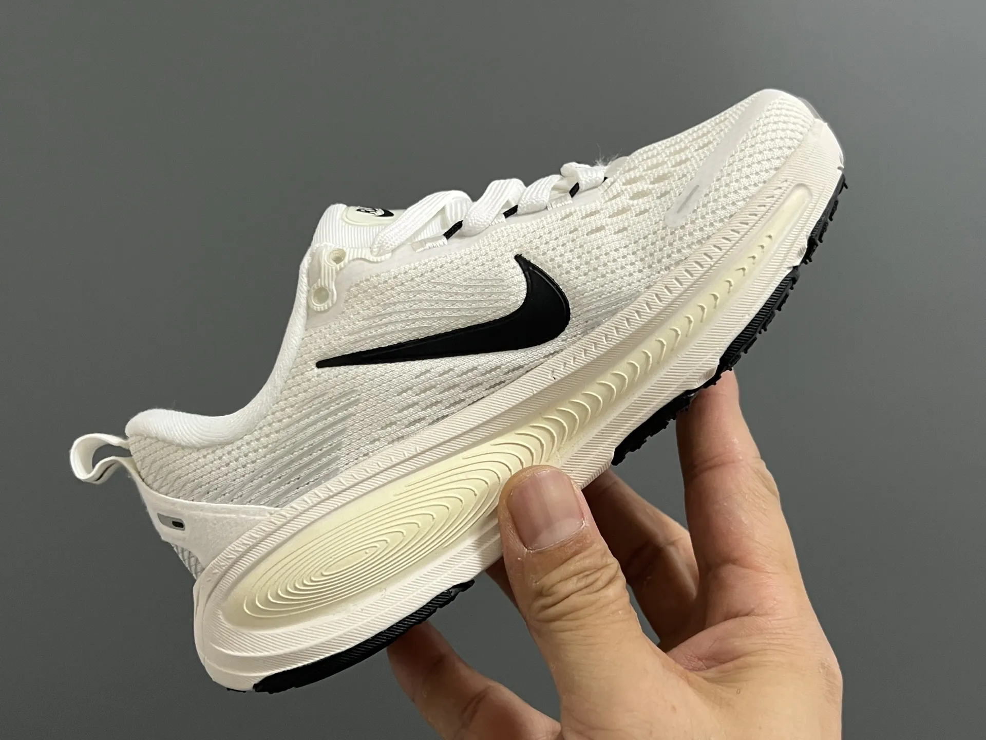 絶対欲しい トレンド  滑り止め 通気性抜群  外遊びにぴったり キッズシューズ スニーカー