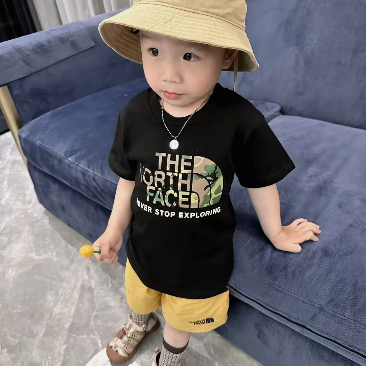 【90-140cm】二点セット 単品注文OK 大人気 カジュアル  アルファベット 半袖Ｔシャツ＋ショートパンツ セットアップ