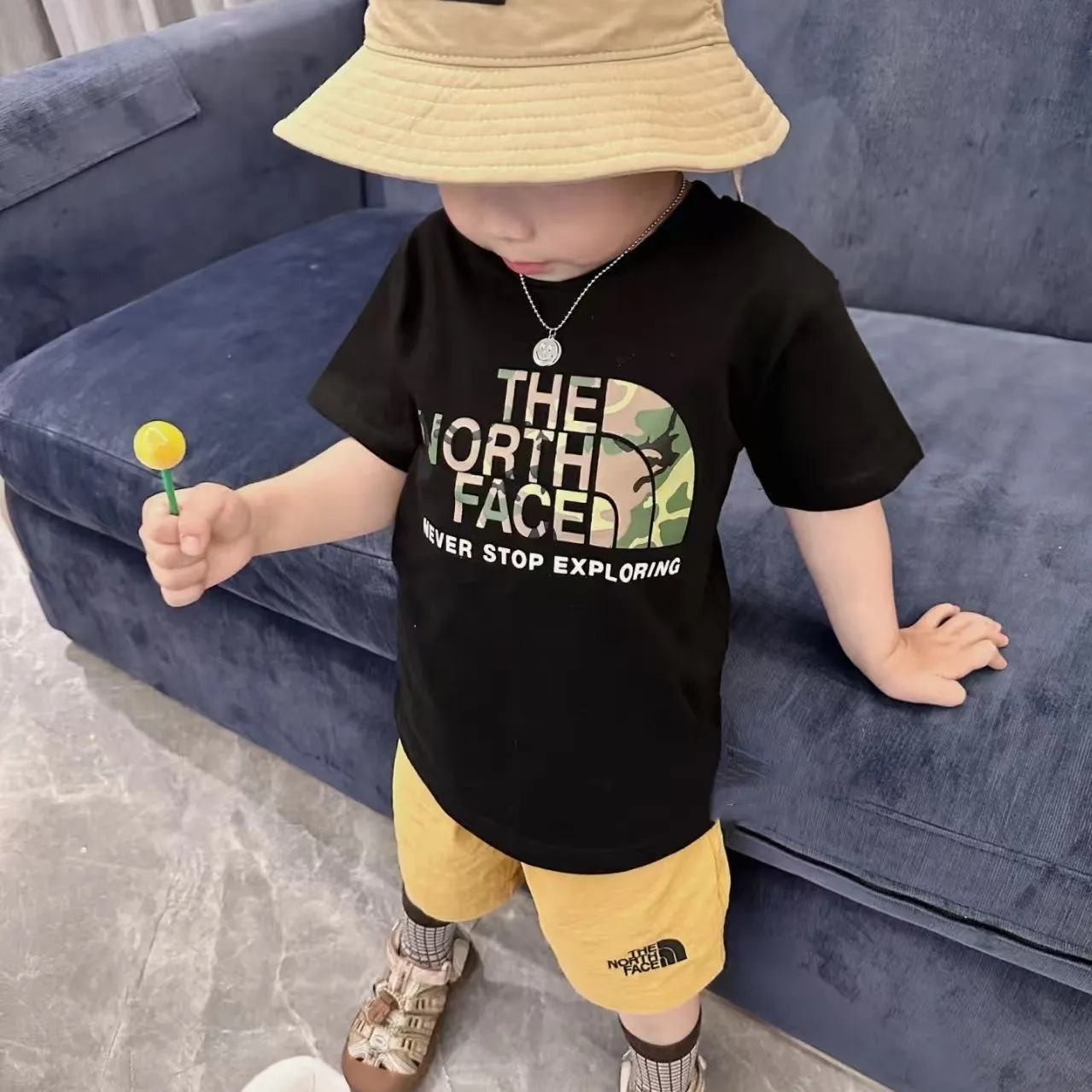 【90-140cm】二点セット 単品注文OK 大人気 カジュアル  アルファベット 半袖Ｔシャツ＋ショートパンツ セットアップ