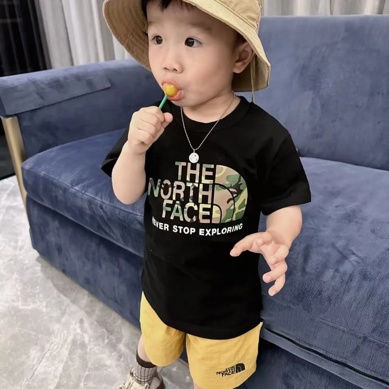 【90-140cm】二点セット 単品注文OK 大人気 カジュアル  アルファベット 半袖Ｔシャツ＋ショートパンツ セットアップ