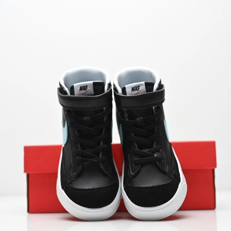 おすすめ シンプル お出かけに 耐久性あり 快適な履き心地 キッズ スニーカー