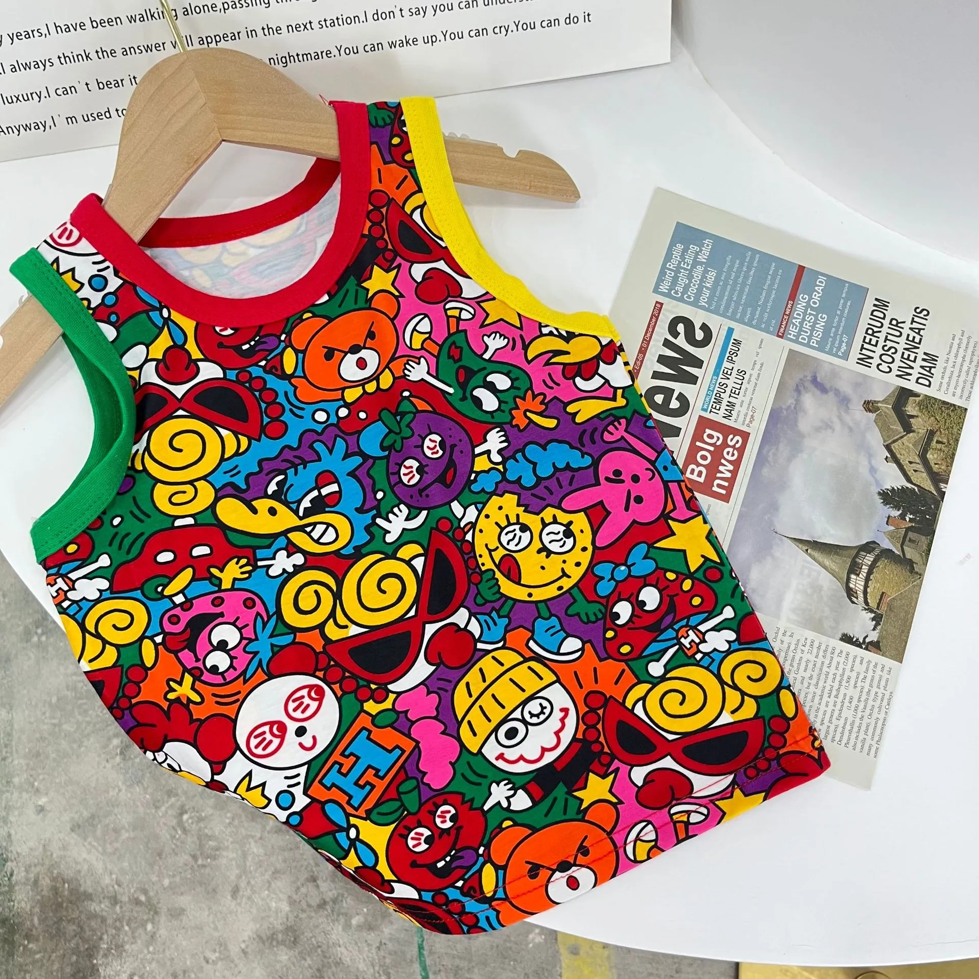 【80-130cm】目を奪われる 大活躍 プリント 通気性抜群 カラフル 着やすい タンクトップ