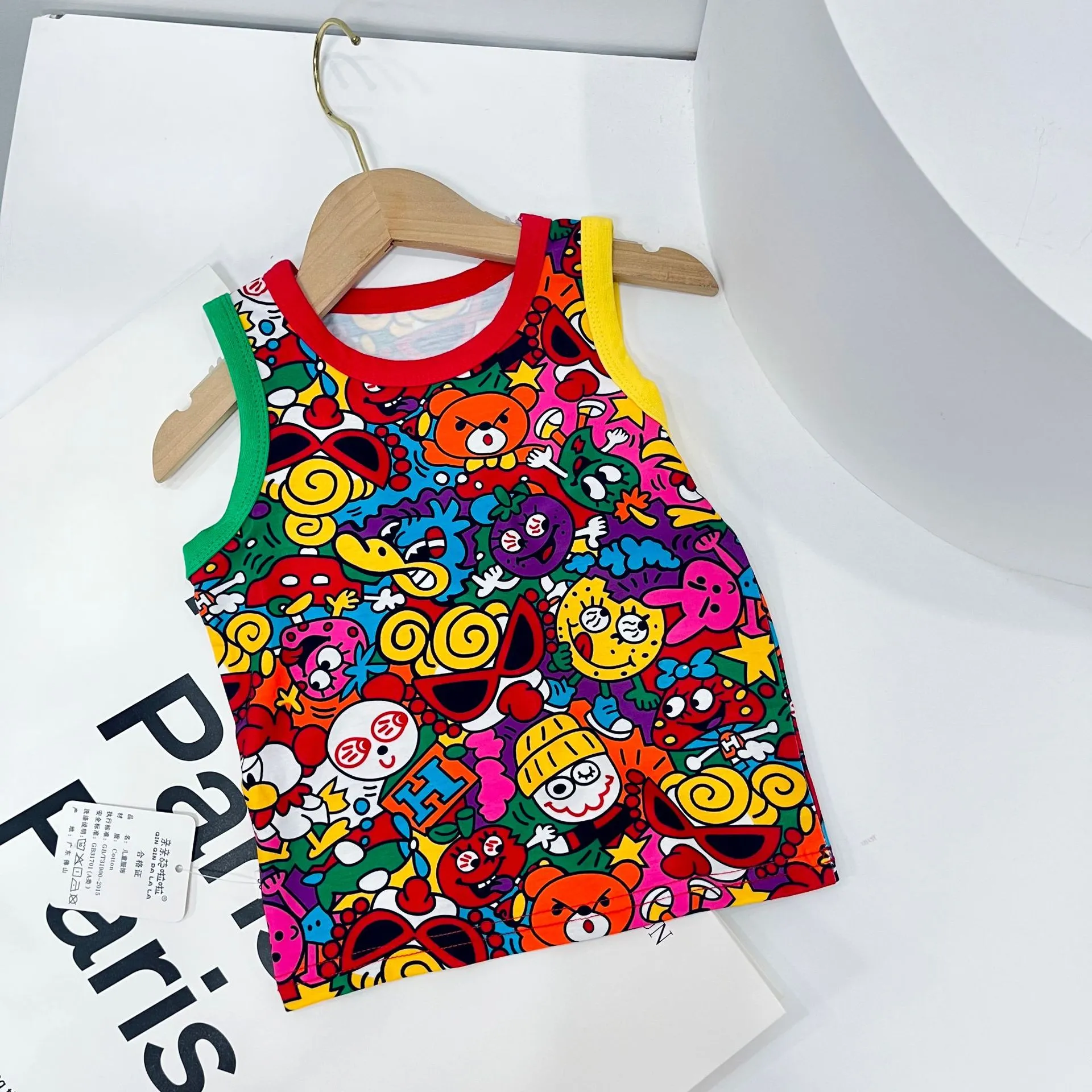 【80-130cm】目を奪われる 大活躍 プリント 通気性抜群 カラフル 着やすい タンクトップ