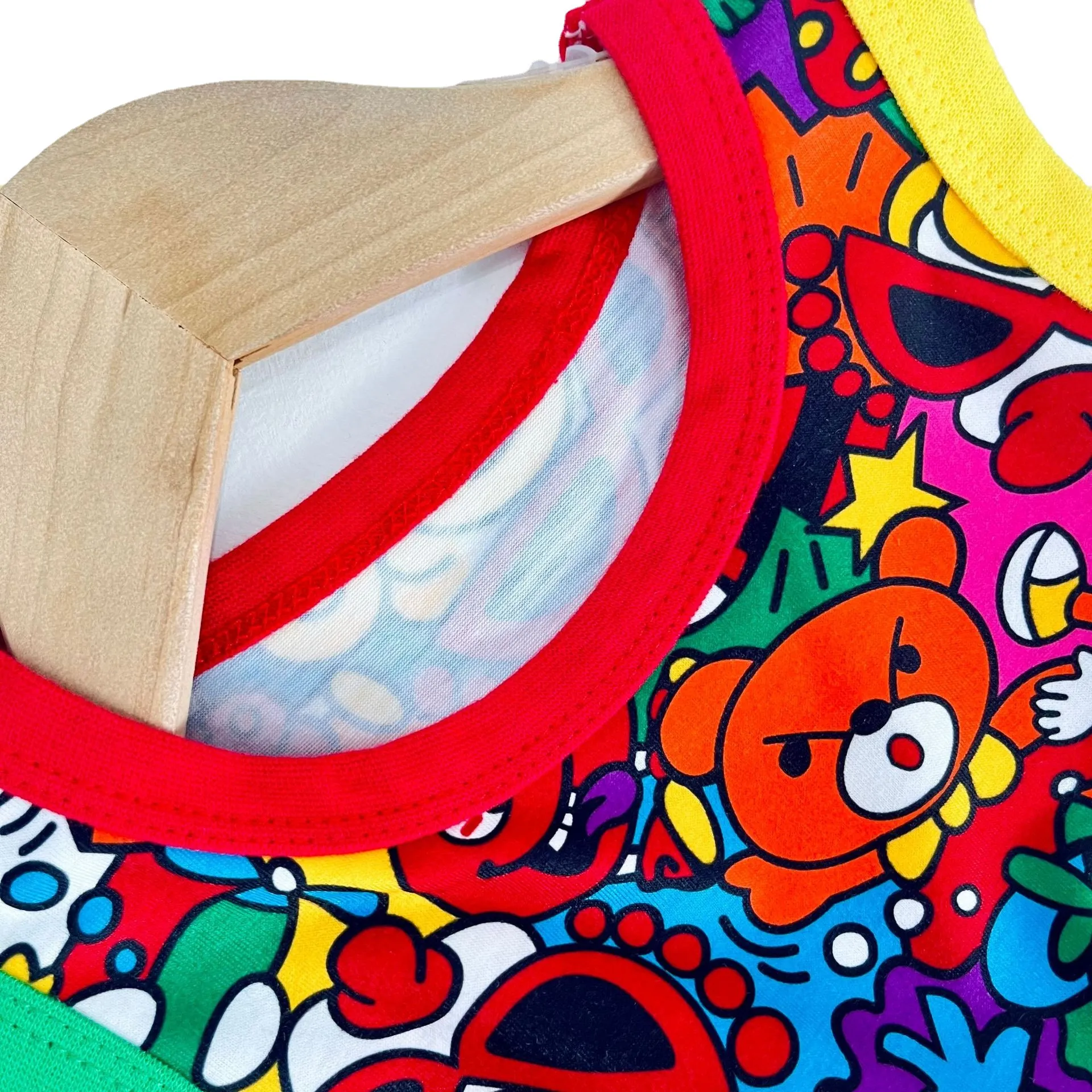 【80-130cm】目を奪われる 大活躍 プリント 通気性抜群 カラフル 着やすい タンクトップ