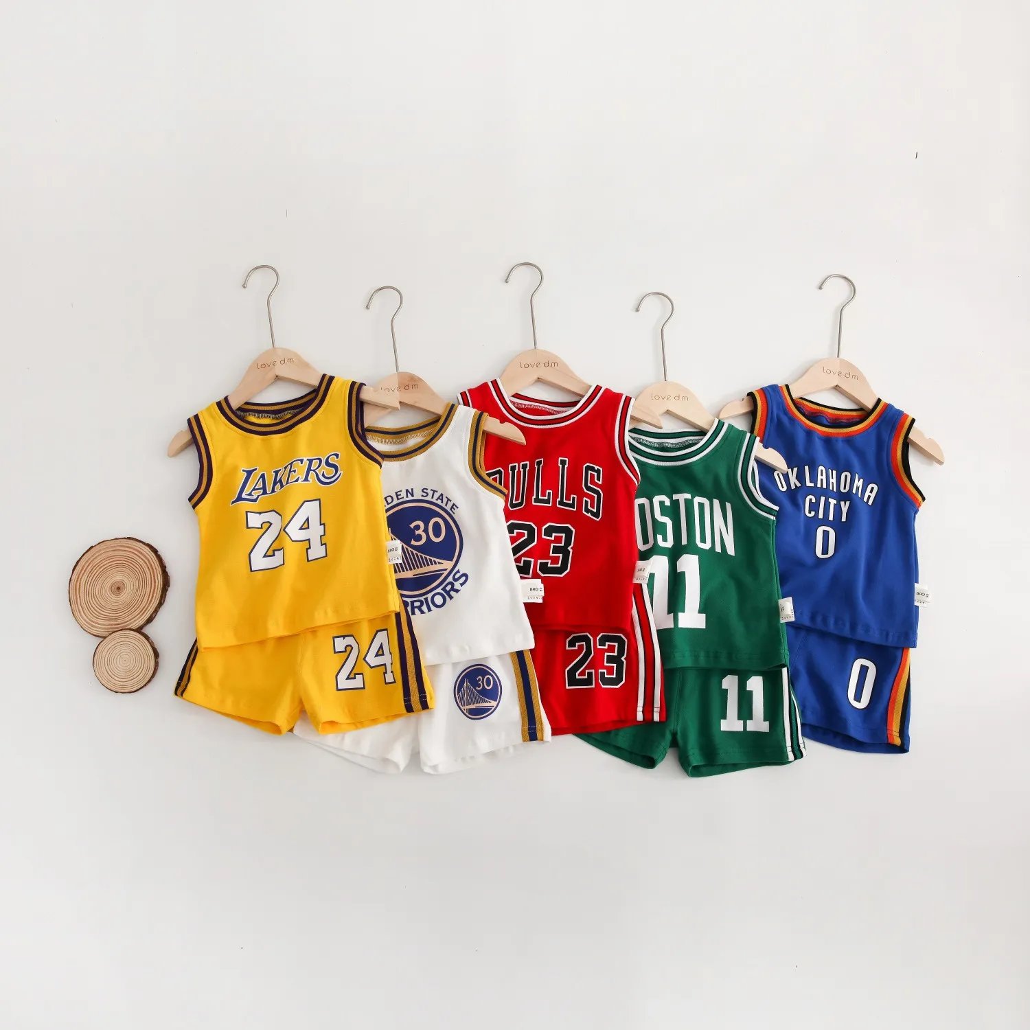 【73-140cm】二点セット これを逃す手はない 大人気 カジュアル スポーティ タンクトップ＋ショートパンツ セットアップ