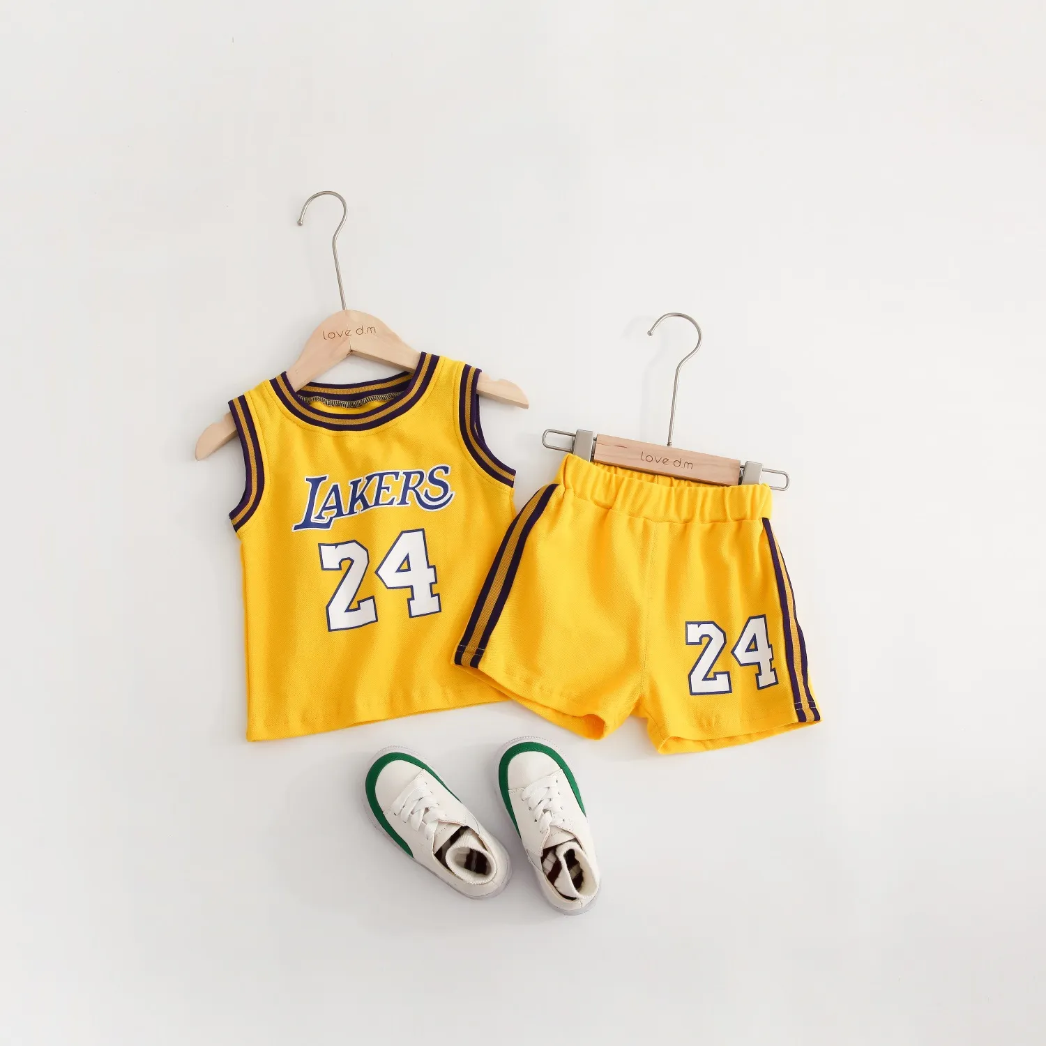 【73-140cm】二点セット これを逃す手はない 大人気 カジュアル スポーティ タンクトップ＋ショートパンツ セットアップ