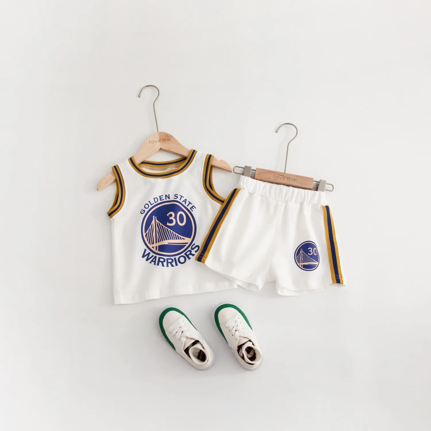 【73-140cm】二点セット これを逃す手はない 大人気 カジュアル スポーティ タンクトップ＋ショートパンツ セットアップ