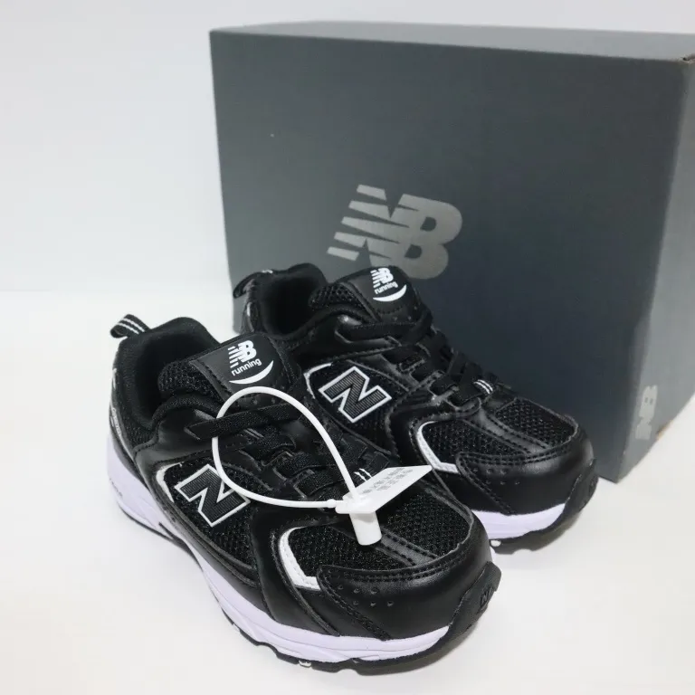 激売れ中 合わせやすい 履きやすい 多色展開  カジュアル トレンド キッズ スニーカー