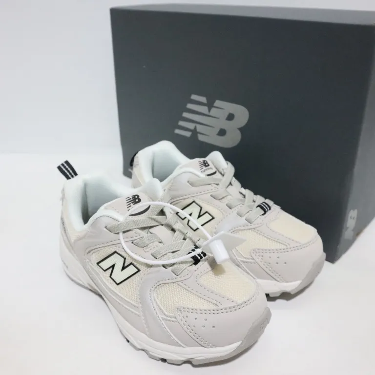 激売れ中 合わせやすい 履きやすい 多色展開  カジュアル トレンド キッズ スニーカー