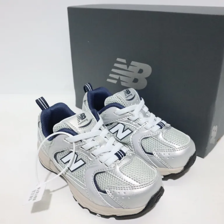 激売れ中 合わせやすい 履きやすい 多色展開  カジュアル トレンド キッズ スニーカー