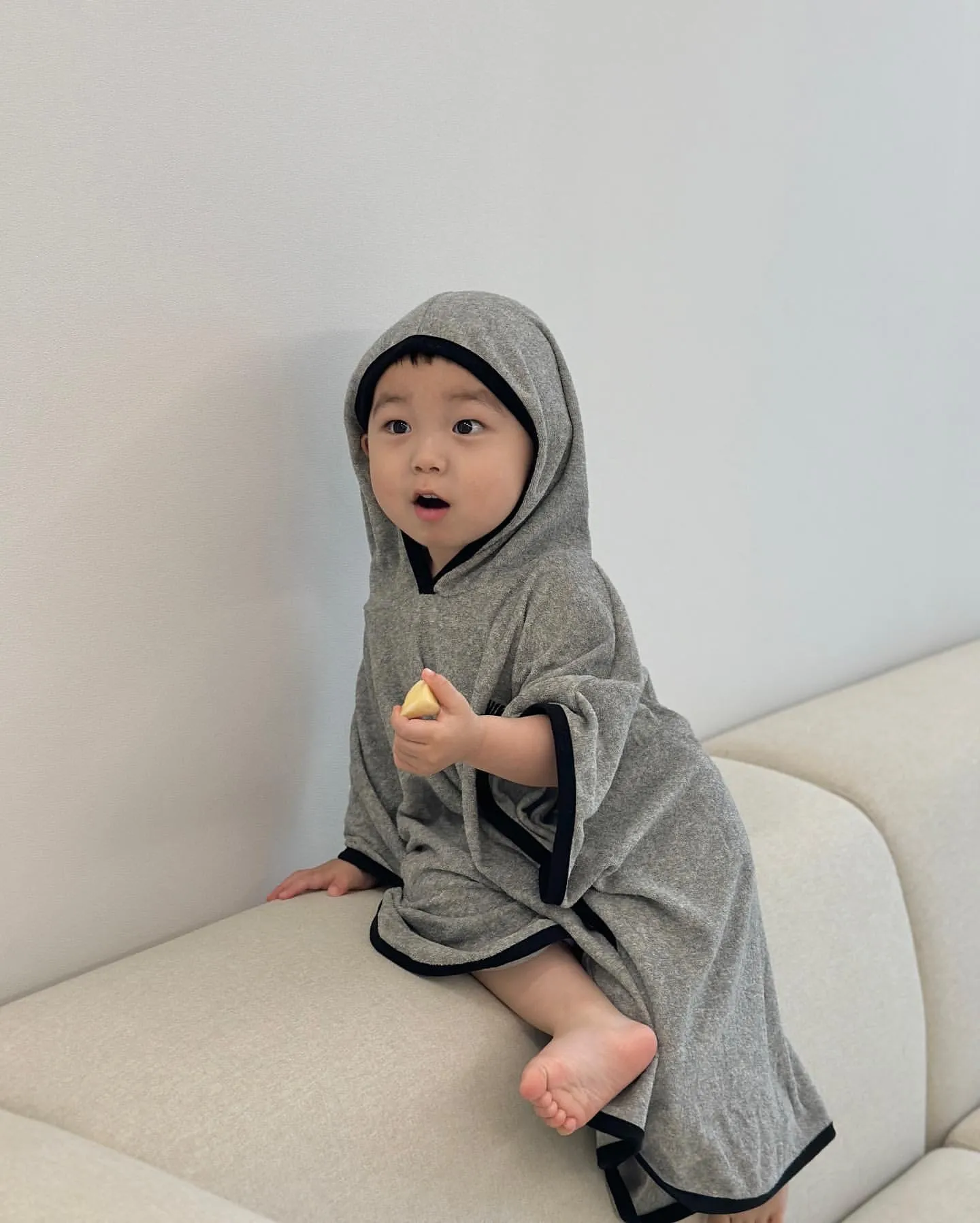 【1-6歳】絶対欲しい ナチュラル シンプル 柔らか素材 吸水速乾 キッズ フード付き バスローブ