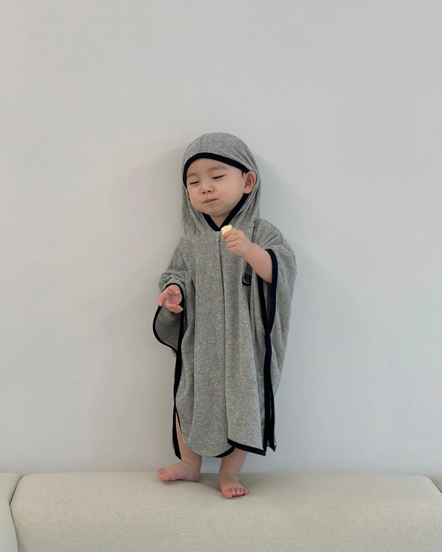 【1-6歳】絶対欲しい ナチュラル シンプル 柔らか素材 吸水速乾 キッズ フード付き バスローブ