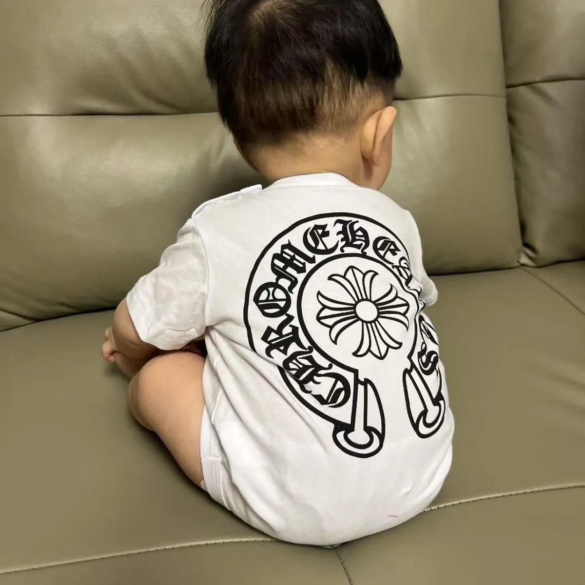 【73-100cm】話題沸騰中 爆売れ中 カジュアル 着心地抜群  お出かけに ベビー 半袖 ロンパース