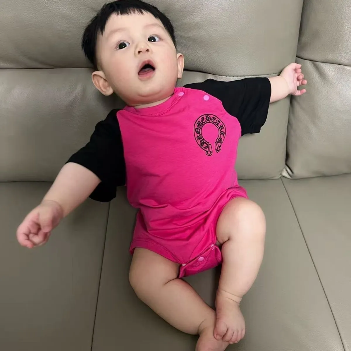 【73-100cm】話題沸騰中 爆売れ中 カジュアル 着心地抜群  お出かけに ベビー 半袖 ロンパース