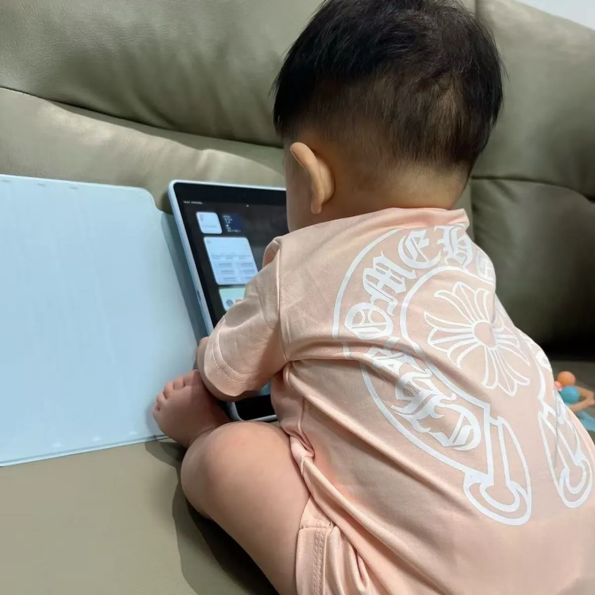 【73-100cm】話題沸騰中 爆売れ中 カジュアル 着心地抜群  お出かけに ベビー 半袖 ロンパース