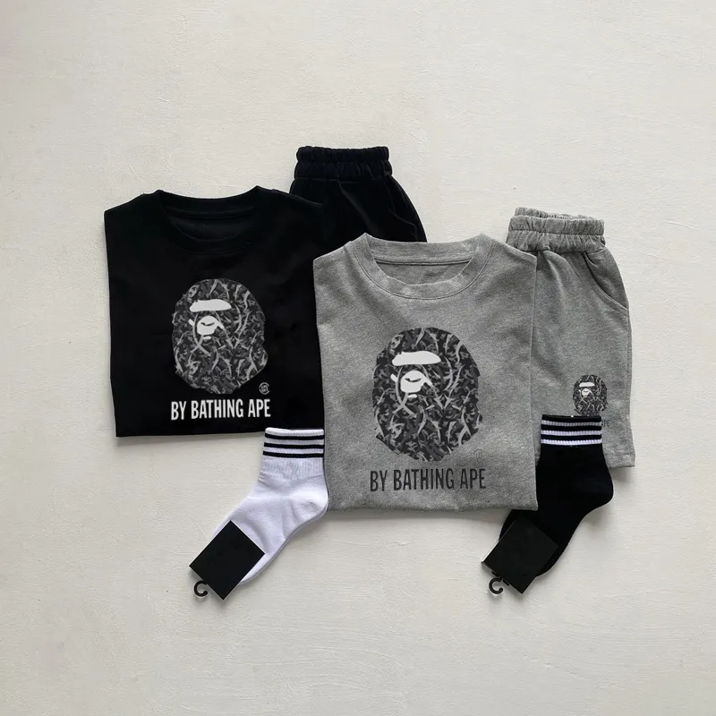 【90-160cm】二点セット 夏のマストアイテム カジュアル 着回し最強 半袖Ｔシャツ+ショートパンツ セットアップ