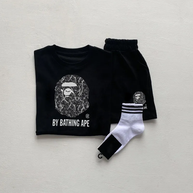 【90-160cm】二点セット 夏のマストアイテム カジュアル 着回し最強 半袖Ｔシャツ+ショートパンツ セットアップ