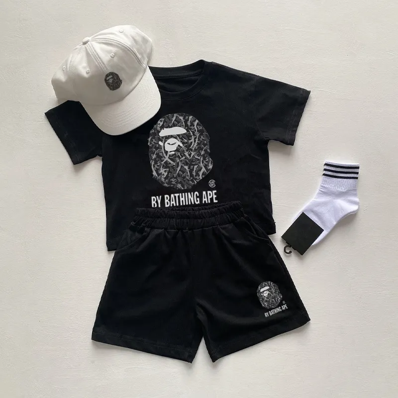 【90-160cm】二点セット 夏のマストアイテム カジュアル 着回し最強 半袖Ｔシャツ+ショートパンツ セットアップ