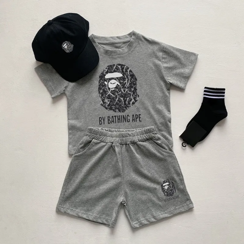 【90-160cm】二点セット 夏のマストアイテム カジュアル 着回し最強 半袖Ｔシャツ+ショートパンツ セットアップ