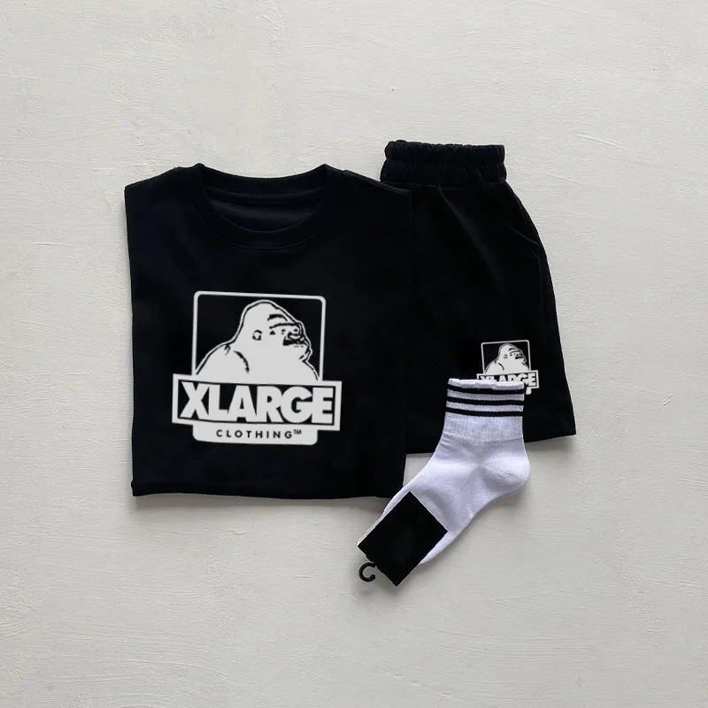 【90-160cm】二点セット 夏にぴったり カジュアル 外遊び・スポーツにも最適 半袖Ｔシャツ+ショートパンツ セットアップ