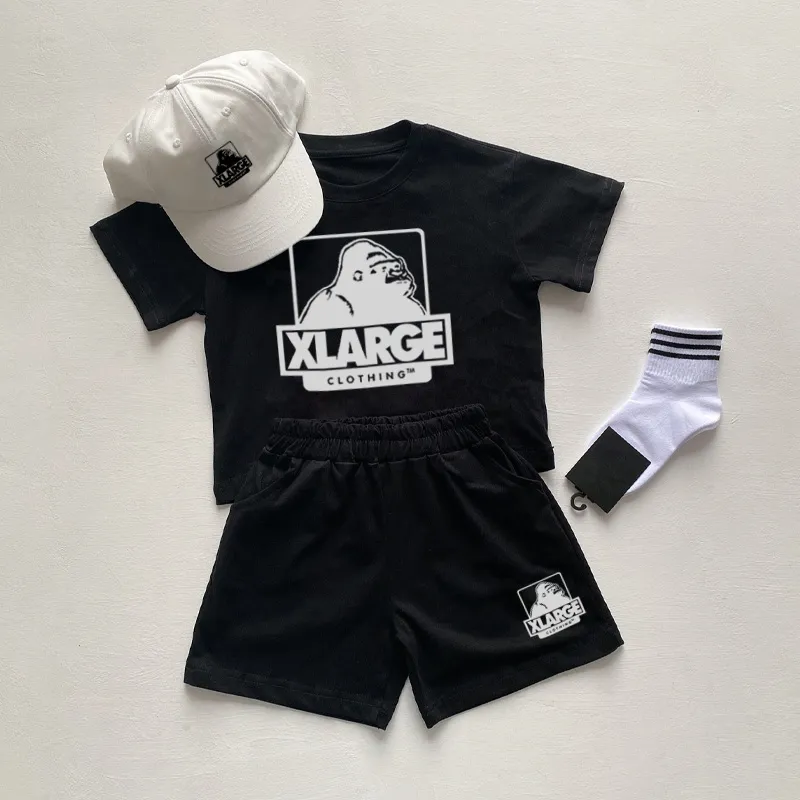 【90-160cm】二点セット 夏にぴったり カジュアル 外遊び・スポーツにも最適 半袖Ｔシャツ+ショートパンツ セットアップ